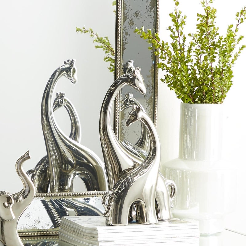 Deco 79 تمثال زخرفي من السيراميك على شكل زرافة من ديكو 79، ديكور منزلي، تمثال زخرفي، تمثال بارتفاع 11" وعرض 5" وعمق 15"، فضي - Image 5